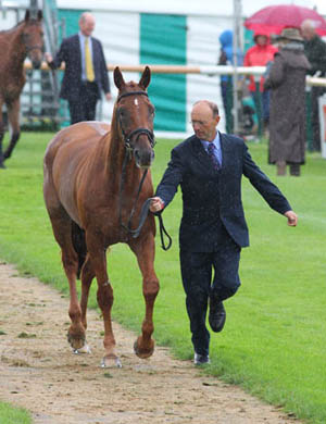 Bill Levett & Hipp Bill Levett