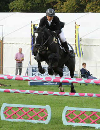 Bill Levett and Scarlett O Tara, CCI**, Weston Park October 2014